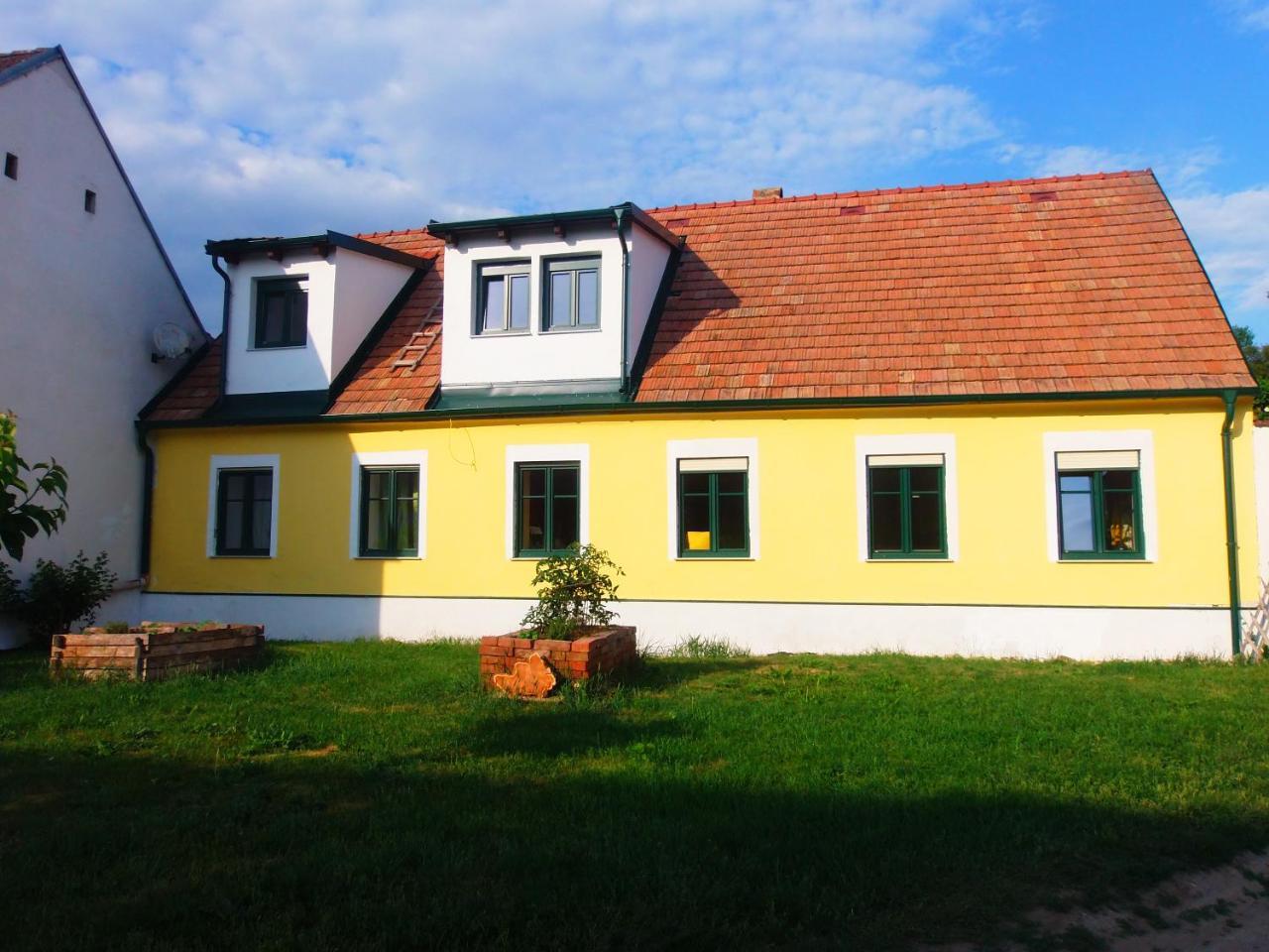 Gaestehaus Weinviertel - Niederoesterreich Siebenhirten المظهر الخارجي الصورة